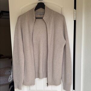 Neiman Marcus Men's Beige 100% Cashmere Sweater